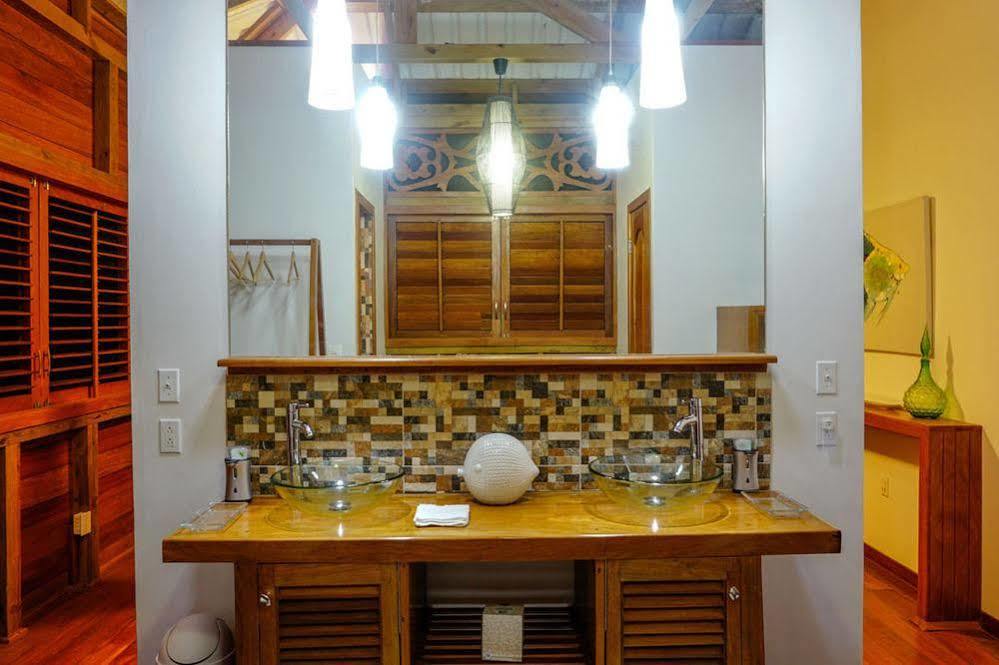 Hotel The Hummingbird Bocas del Toro Exterior foto